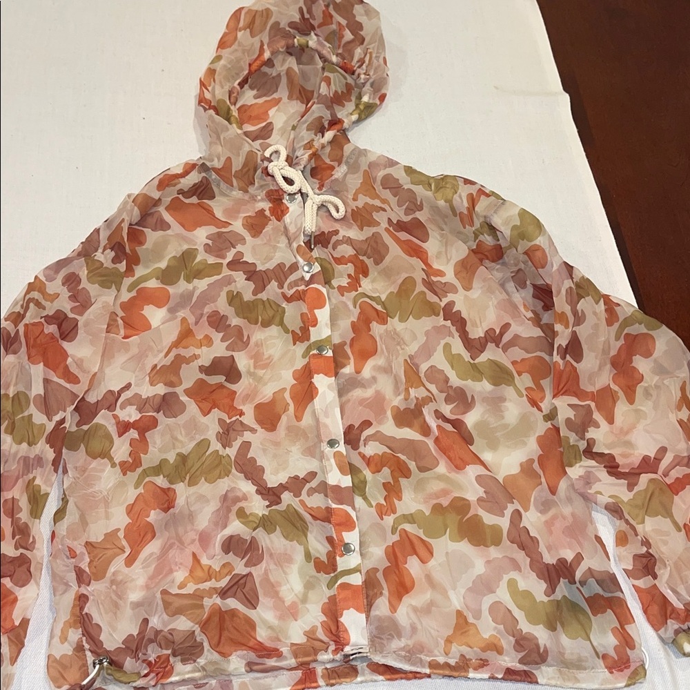 T0204128 Trophy yoga Lightweight Orange & Tan Patterned Hooded Windbreaker yoga